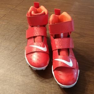 Nike kids football cleats force savage shark 2